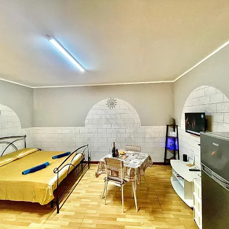 Monolocale Deluxe A 2,7 Km Dal Mare Per 2 Persone דירה Siderno